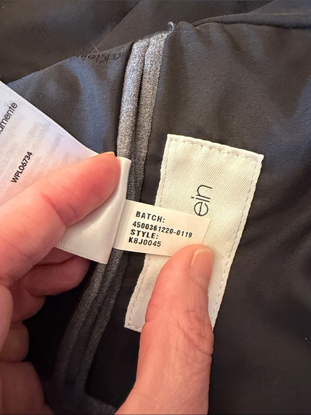 Calvin Klein Boys Gray Slim Fit Infinite Stretch 2-Pc Suit Size 18 Excellent Con